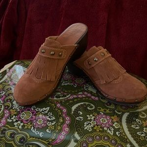 Michael Kors Suede Fringe with Studded Strap wooden clogs. Chestnut size 8-1/2 M